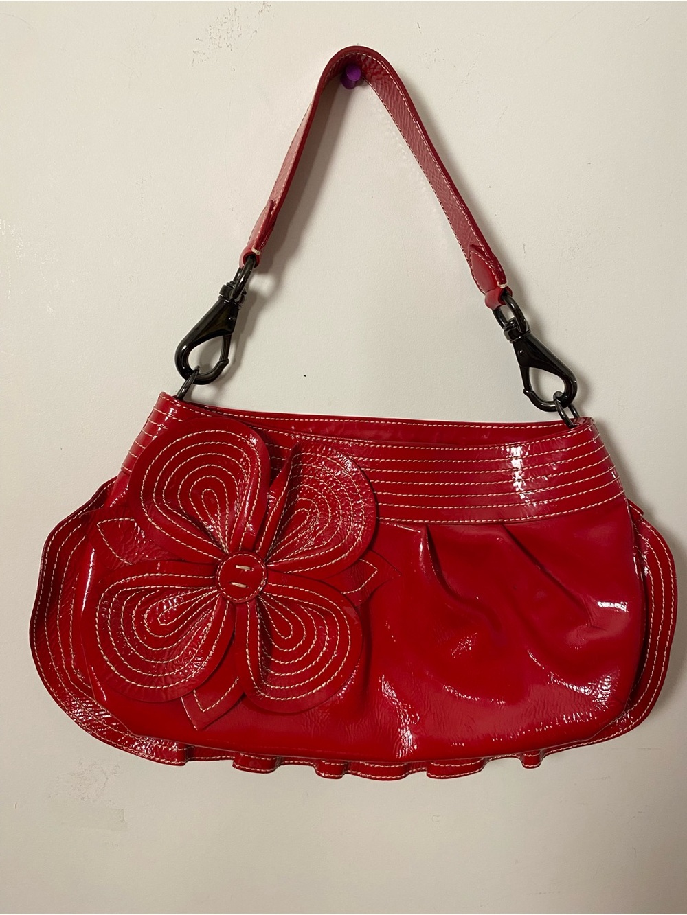 Vintage Moschino Red genuine patent leather Women’s Floral Accent Shoulder Bag